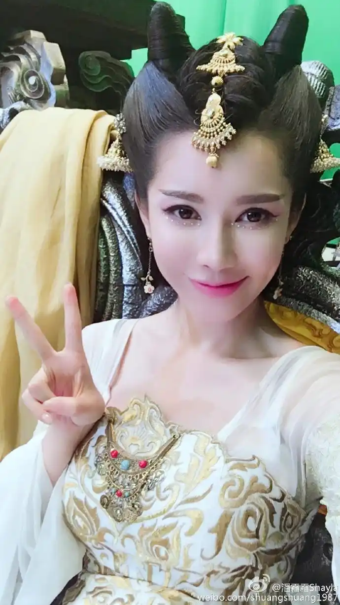 玄门大师白芊姬祝大家中秋节快乐[心][. 来自潘霜霜shayla - 微博