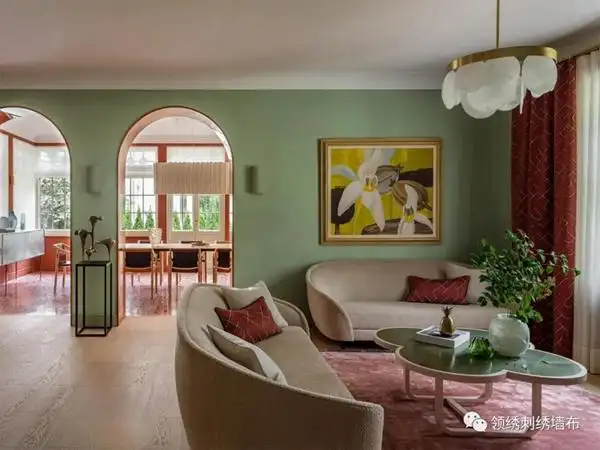 领绣墙布绿橙的拼色组合搭出好看复古轻奢风