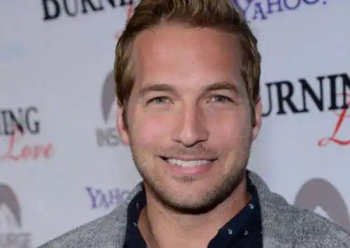 ryan hansen成喜剧试映集《real life》男主演