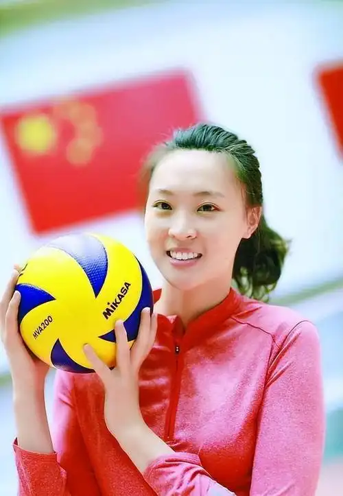 中国女排惠若琪嫁矮55厘米北大博士婚礼现场郎平泪崩祝福