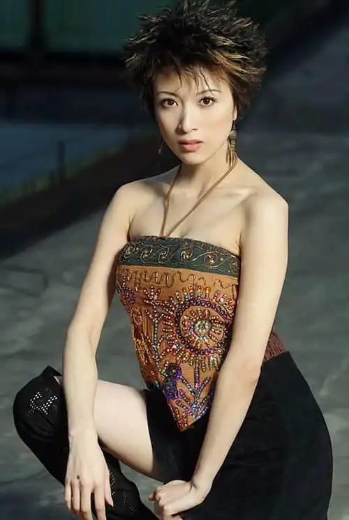 看了金巧巧年轻时的照片才明白为何有富商为她开价3000万