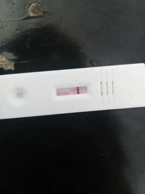 这是验孕棒无效吗?好像被我弄太多尿了