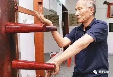 叶问咏春木人桩的三个练习要点