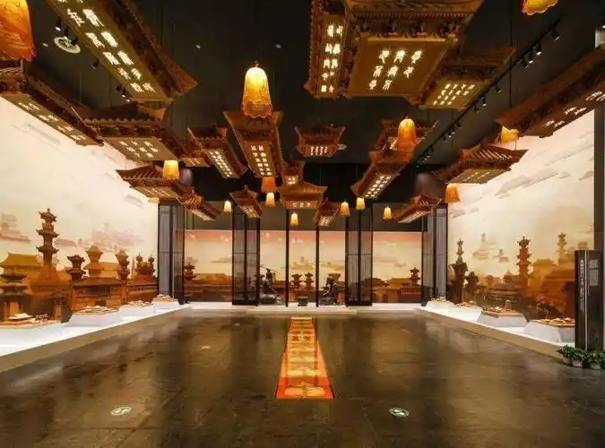 小宫殿可以看到地宫内部走过长廊这佛像千年不会灭佛陀采用了高科技