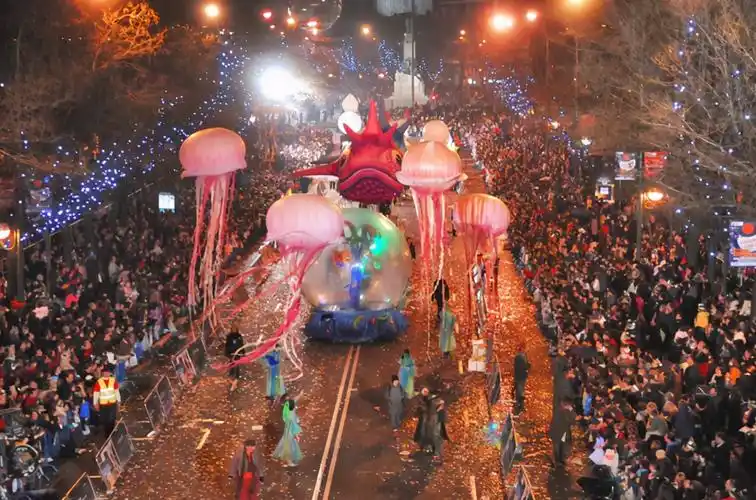 疫情笼罩下的西班牙迎来别样三王节