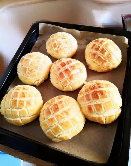 手机用户4675_up5m做的好吃到炸裂的港式菠萝包(附带制作酥皮的小视频