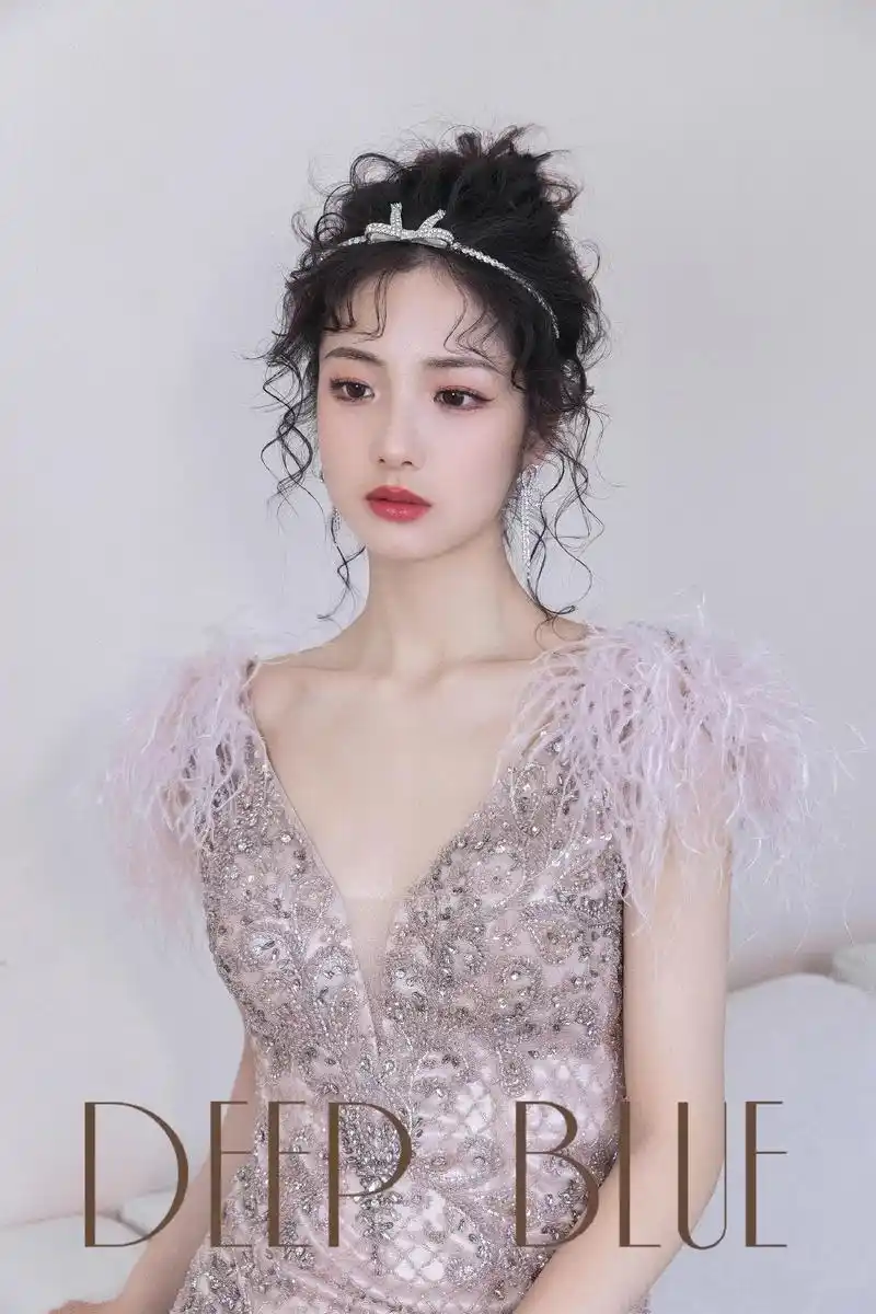 深蓝彩妆婚纱礼服.#创作灵感 每一位进店试妆的客人都会有自己 - 抖音