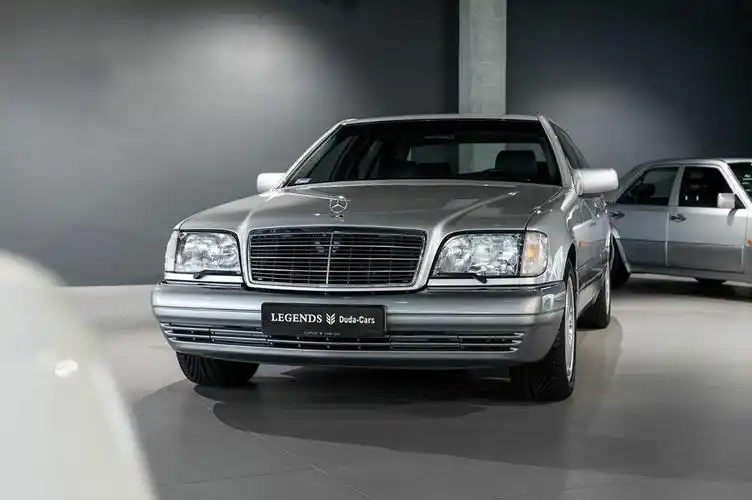 1995年奔驰s500 w140俗称虎头奔,当年绝对是大佬