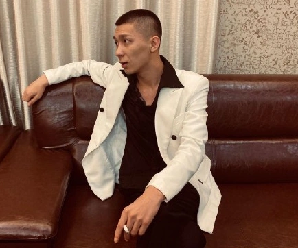 著名网红宏楠钓鱼时不幸离世,好友方丈悲痛欲绝,会协助处理后事