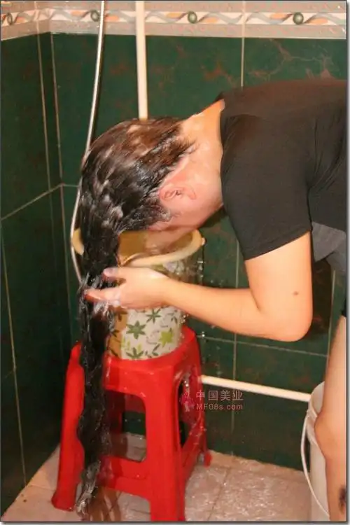 大姐先洗长发再剪秀发发之美423