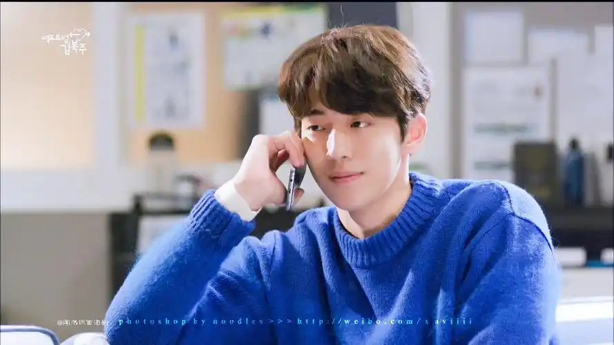 南柱赫《举重妖精金福珠》帅气毛衣剧照图片桌面壁纸