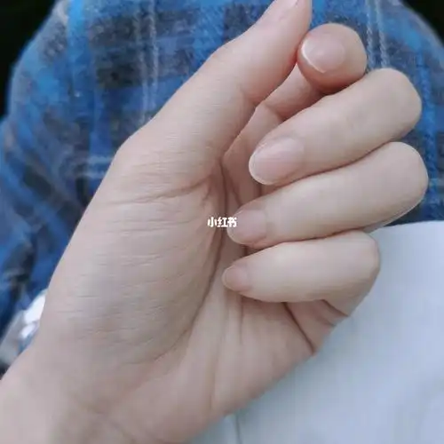 集妹指甲长点好看还是短点好看