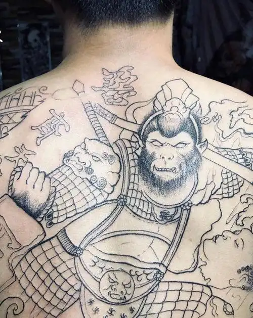 齐天大圣纹身图片_背部新传统纹身图案