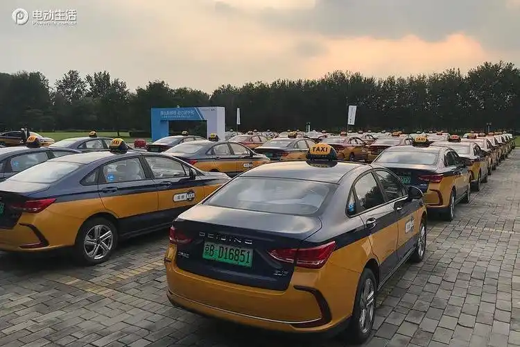 北京汽车万台纯电动出租车交付仪式 活动现场,北汽集团党委副书记,总