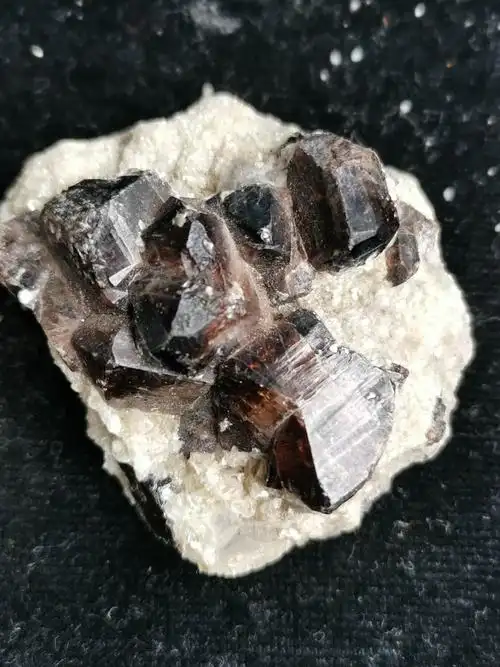 第一百一十五期大众群个人矿物交流活动预报(8月22日晚上七点半开拍.