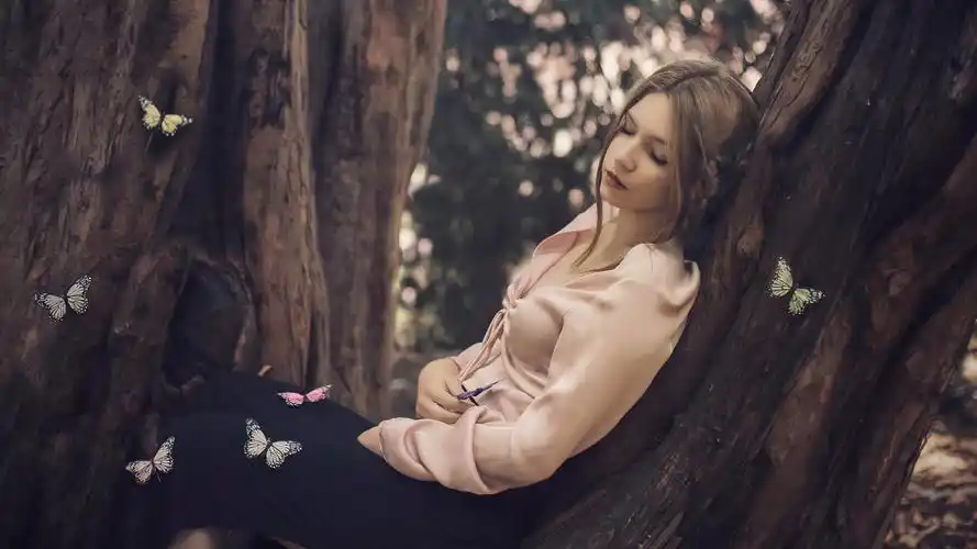 森林少女蝴蝶唯美桌面壁纸高清大图预览1920x1080_唯美壁纸下载_墨鱼
