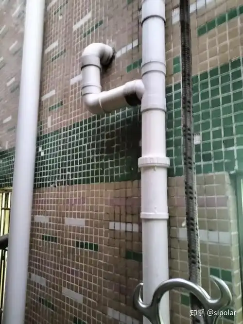 高空作业维修外墙水管