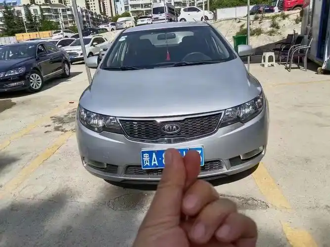 最新拿下10年起亚福瑞迪手动挡,全车精品无事故车况非常不错