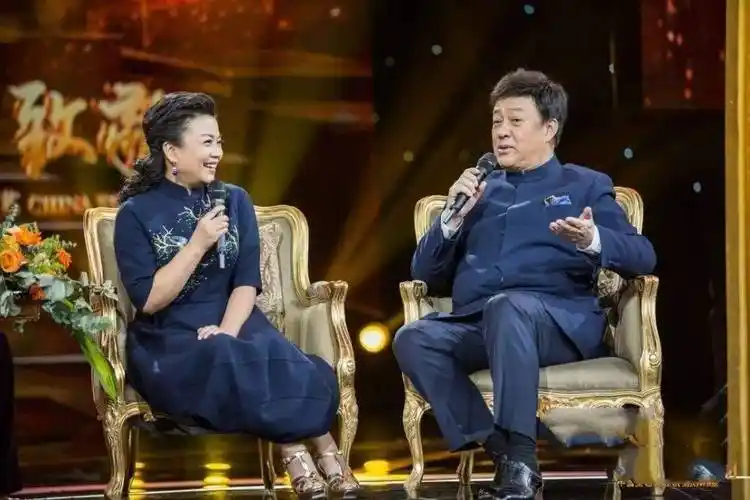 歌唱家张也:与吕继宏交情20多年,友情比爱情更牢固!_金铁霖_父亲_母亲