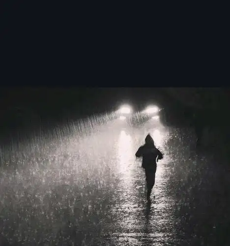 百姓故事:雨夜遇美女