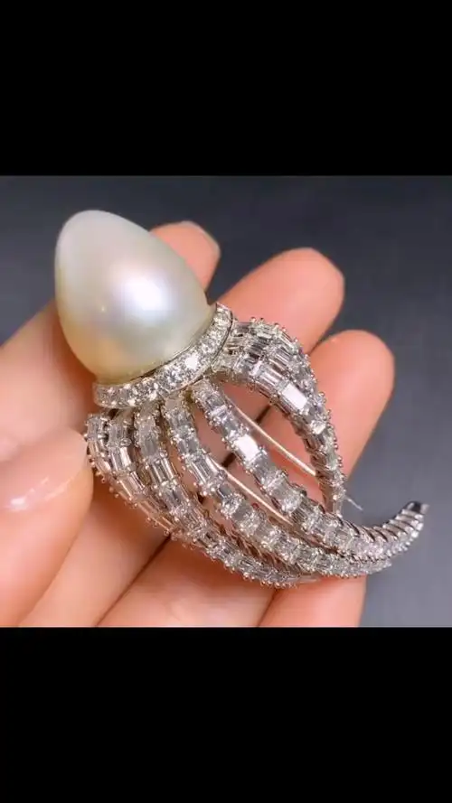 pt镶嵌欧洲回流古董鸽子蛋海水异形珍珠,钻石胸针～珍珠16mm*19.