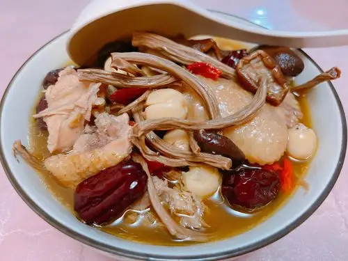 amy-bm做的茶树菇煲鸡汤