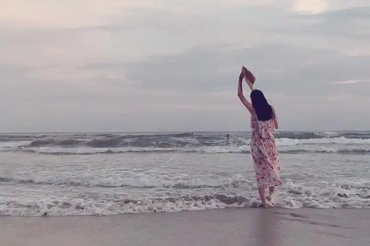 累了,就自己一个人出去走走吧.