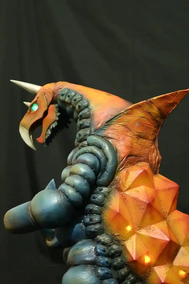 米印玩具—独角超兽巴克西姆.套件为全树脂,自改发光,不愧是我 - 抖音