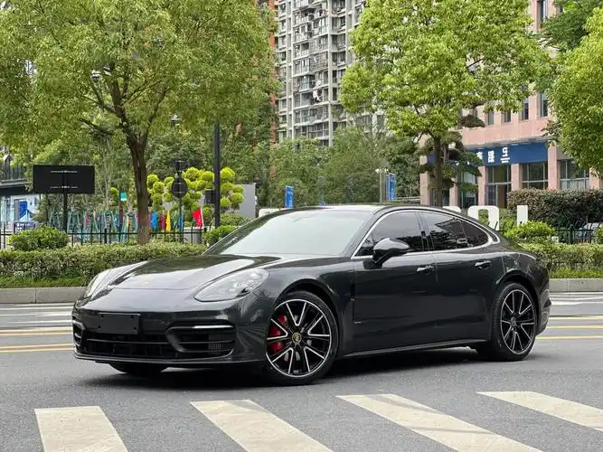 保时捷帕美panamera火山灰