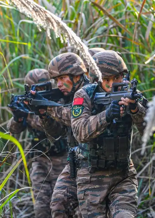 【强军映像】寒冬砺精兵!直击武警特战队员训练现场