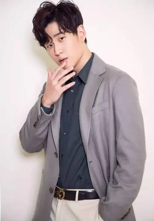 周兴哲是谁 周兴哲个人资料-娱乐频道-趣趣网