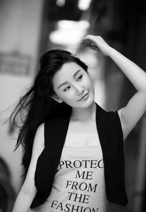 窈窕淑女丹唇外朗演员刘璐佳