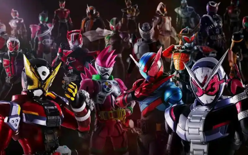 2分钟看完平成20个假面骑士的变身