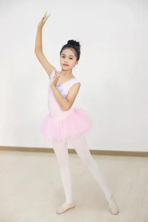 女孩学舞蹈最佳年龄段,学舞蹈不受年龄限制建议在10岁以上