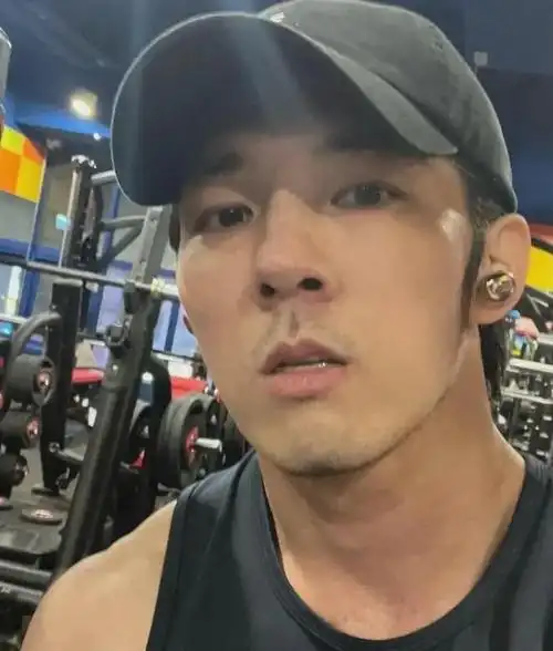 张杰,你怎么变成这样了?南拳妈妈的肌肉变身