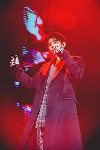 蔡徐坤gq舞台生图分享是让人想大喊kundy的水平