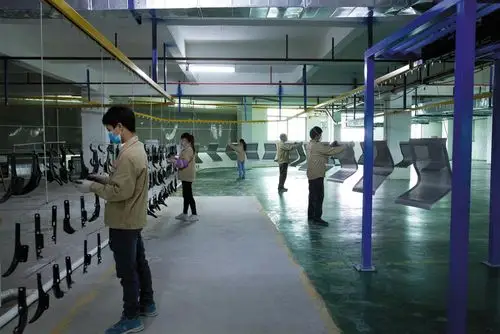 自主喷涂线车间