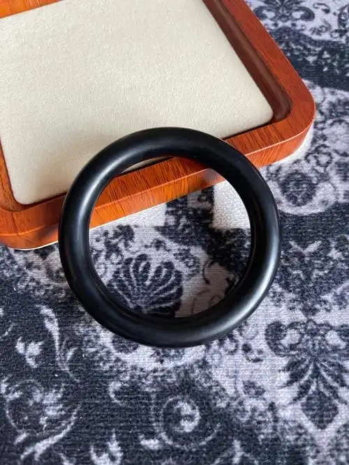 墨玉胖圆手镯圈口565