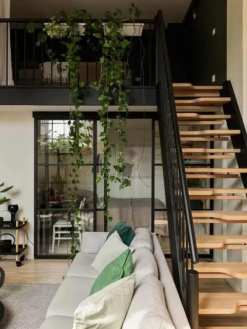 像是loft这种双层设计,即可以充分利用空间,合理扩大空间,又能够让