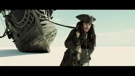 加勒比海盗3:世界的尽头:懵圈船长杰克在线推船,以一人之力想要推动