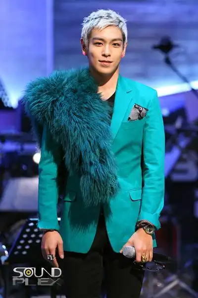 谁有崔胜贤的最新照片啊