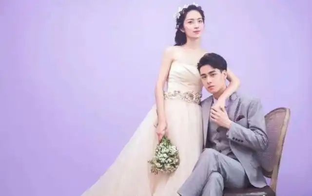 胡一天三套婚纱照,麻将:中式那套像地主家傻儿子