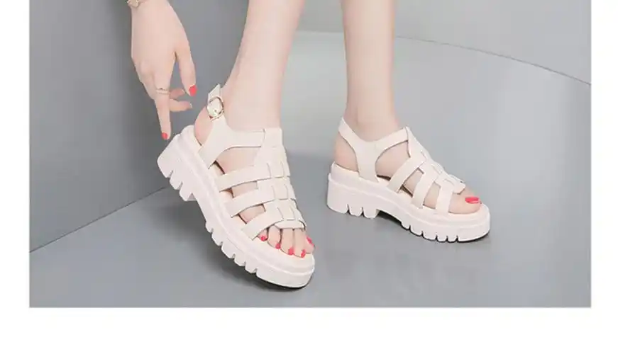 厚底凉鞋女真皮松糕夏季2022新款小个子增高白色休闲坡跟罗马软底