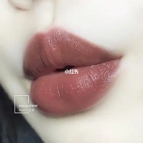 (含不同光线下试色对比) 我一直在说口红不仅千人千色,而且不同光线下
