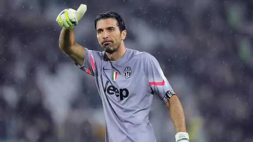 小将布冯早已销声匿迹 但他却从未被球迷忘记