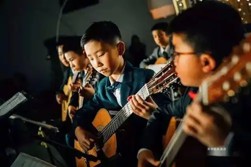 培养音乐思维,让孩子赢在艺术时代_吉他