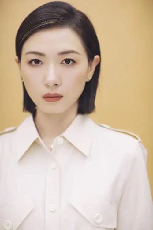 万茜西装裙性感写真图片