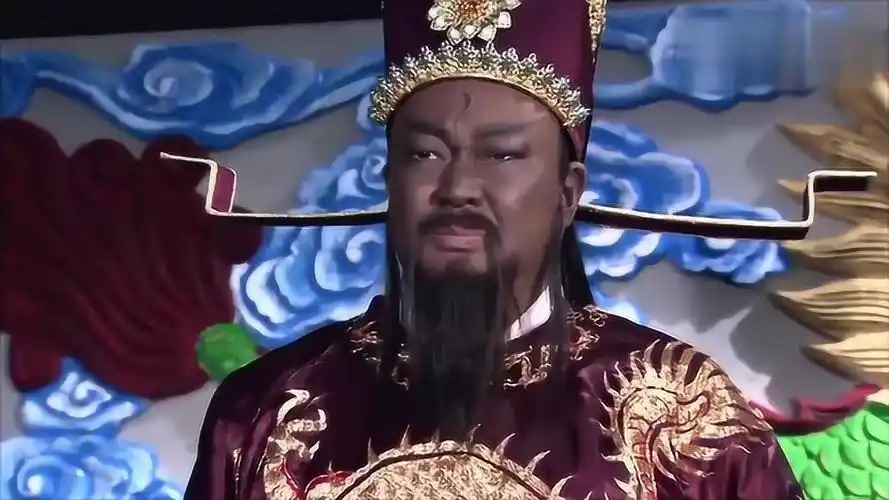 包拯动用铡刀铡了庞昱,庞太师亲眼看着亲生儿子身死铡刀下