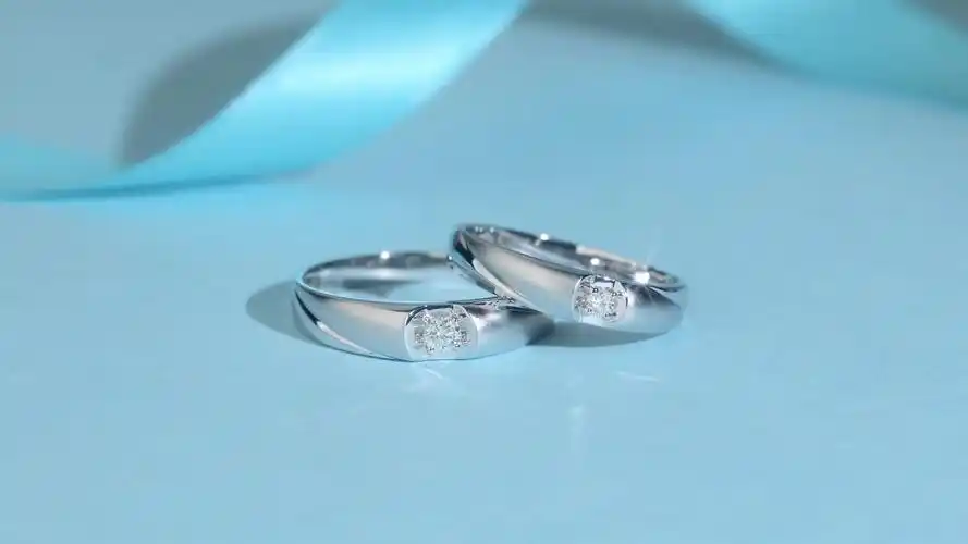 周六福 珠宝简约求婚结婚情侣对戒18k金钻石戒指璀璨 女戒 15号