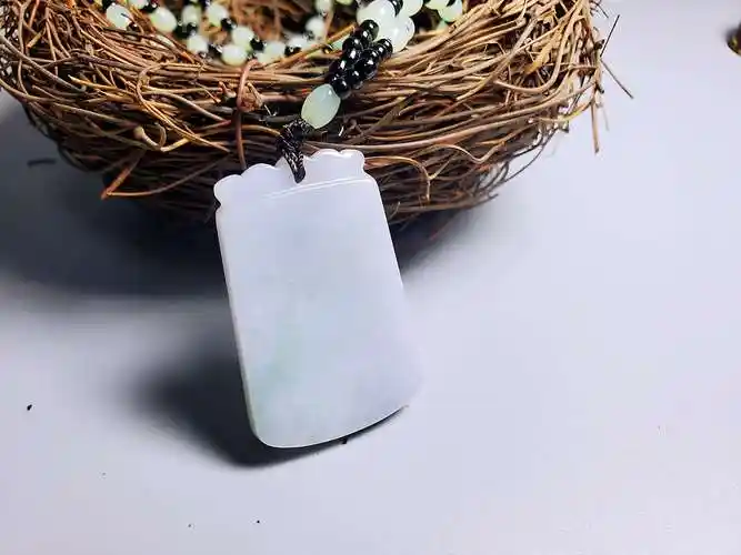 缅甸a货翡翠小精品飘绿花平安无事牌